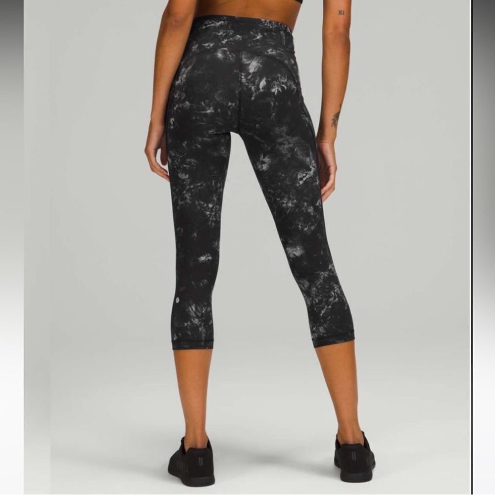 Lululemon Swift Speed High-Rise Crop 21" in Aquila Black Multi Size 20 - Picture 4 of 14